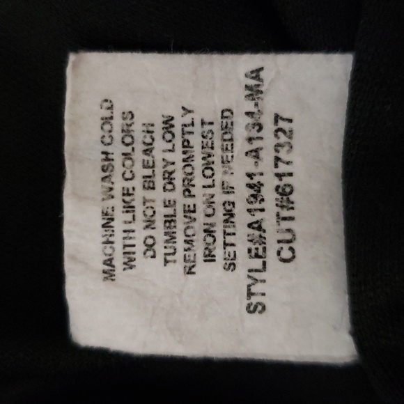 Kim & Cami Polka Dot Sleeveless Top - Picture 15 of 15